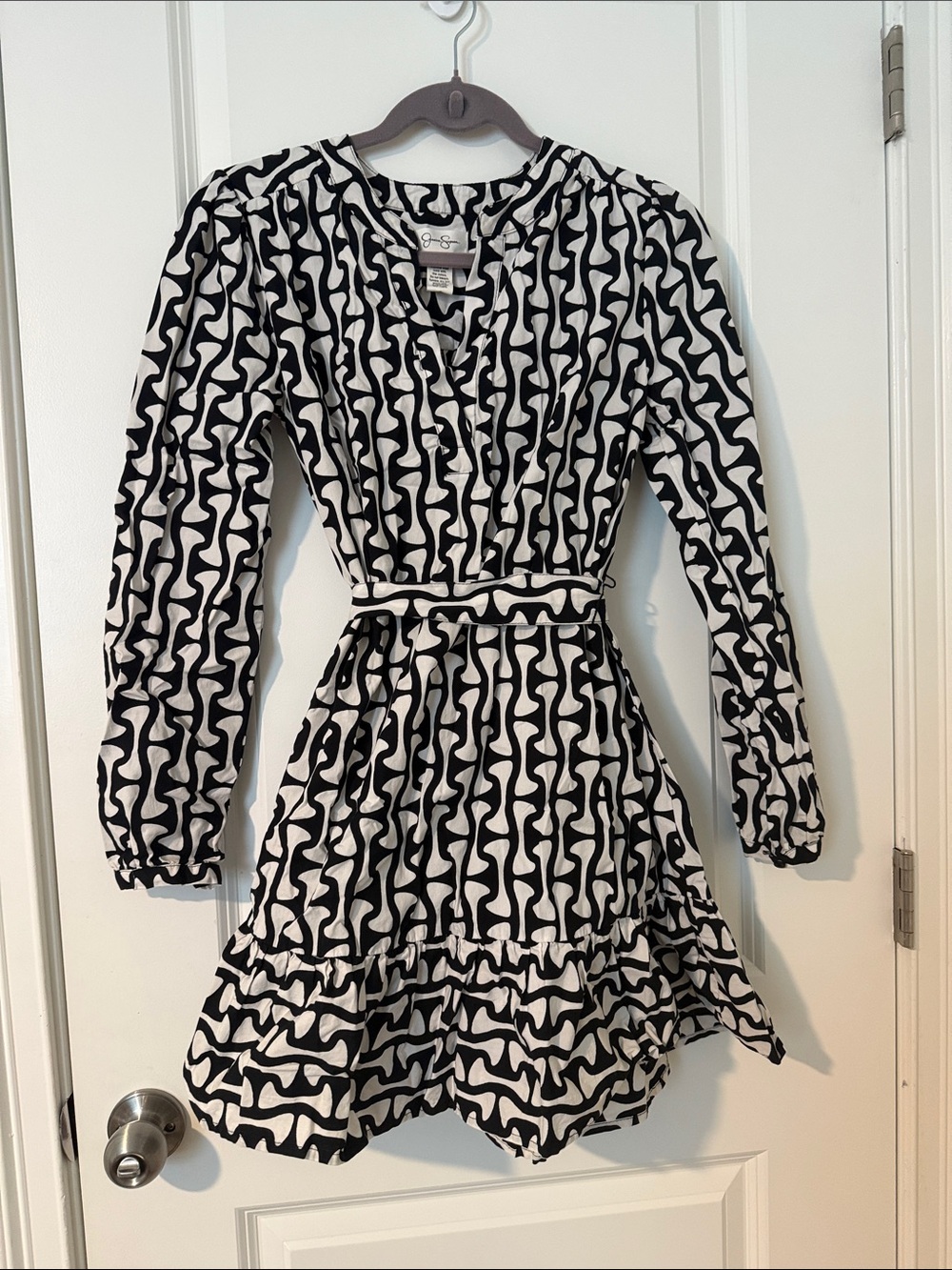Jessica Simpson Black and White Patterned Long-Sleeve Ruffle Dress